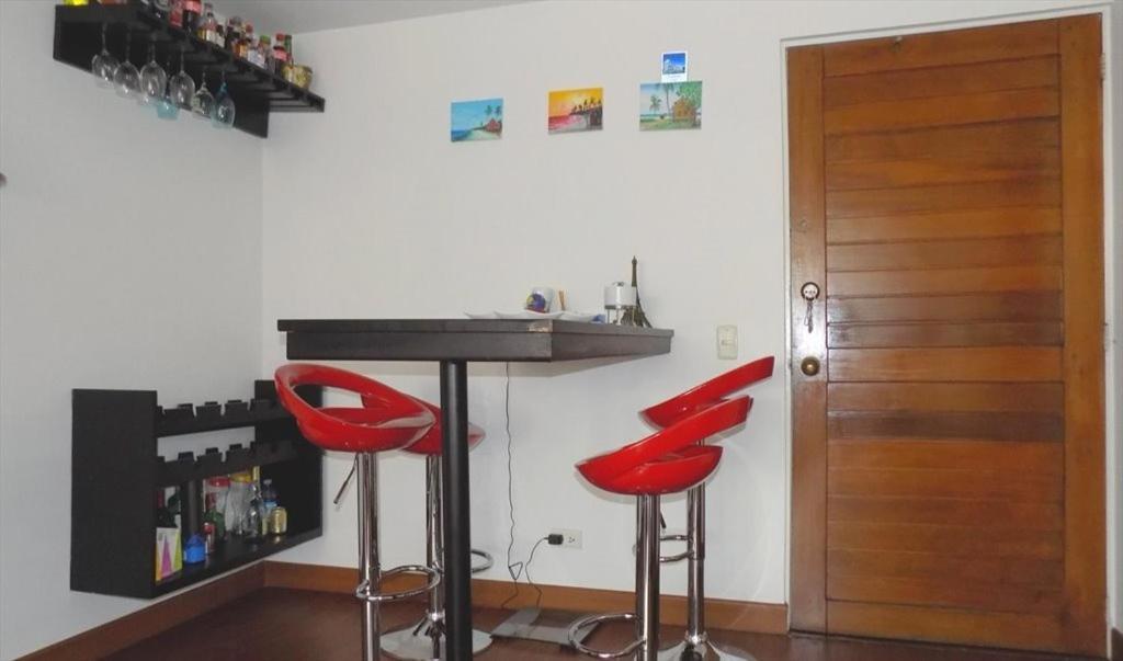 Room And Private Bathroom At Chapinero Alto Bogota Bagian luar foto
